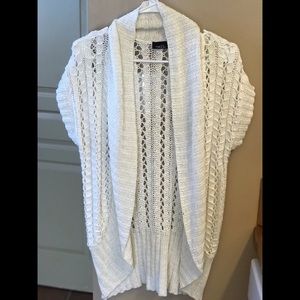 Sleeveless cardigan